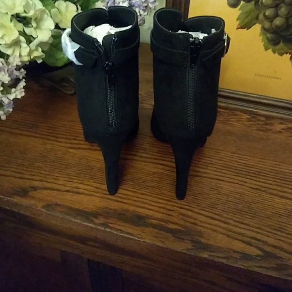 Sexy lace boots - Picture 3 of 4